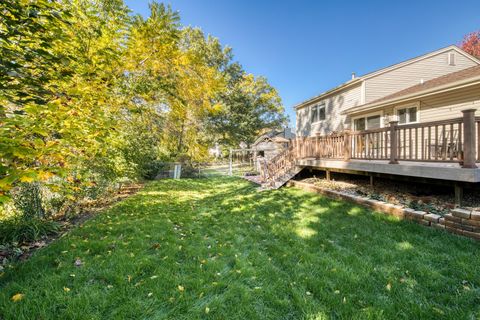 Tiny photo for 104 Croftwood Court, Rolling Meadows, IL 60008 (MLS # 12487653)