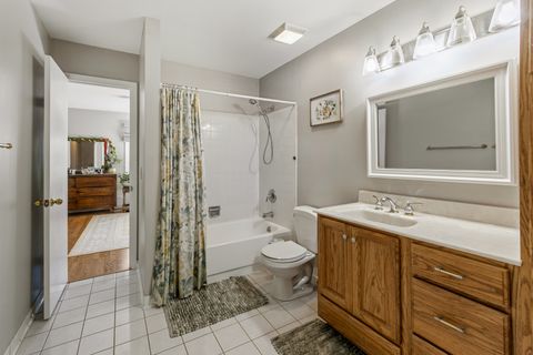 Tiny photo for 104 Croftwood Court, Rolling Meadows, IL 60008 (MLS # 12487653)