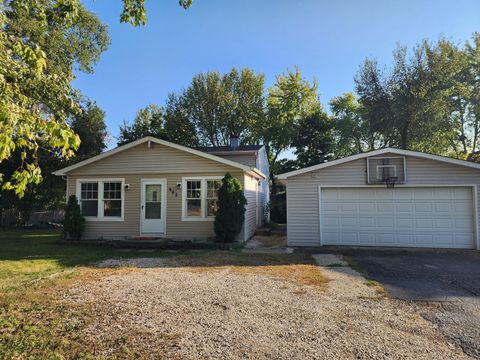 Photo of 905 Buena Vista Drive, Round Lake Beach, IL 60073 (MLS # 12448406)