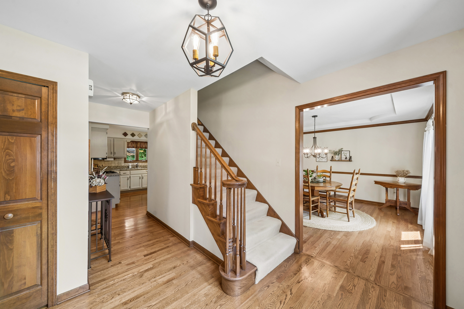 5S435 Arlington Avenue