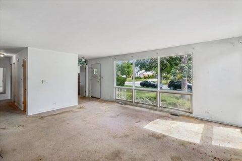 Tiny photo for 719 W Dresser Drive, Mount Prospect, IL 60056 (MLS # 12631151)