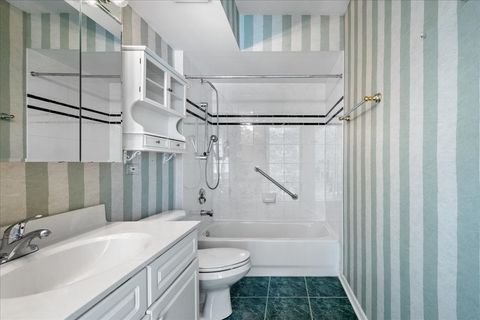 Tiny photo for 7071 W Touhy Avenue #403, Niles, IL 60714 (MLS # 12582167)