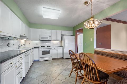 Tiny photo for 7071 W Touhy Avenue #403, Niles, IL 60714 (MLS # 12582167)