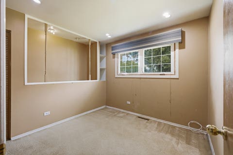 Tiny photo for 170 E ALTGELD Avenue, Glendale Heights, IL 60139 (MLS # 12690385)