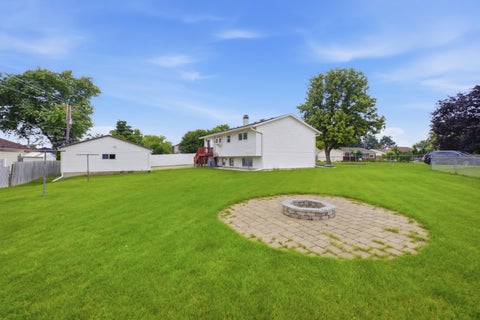 Tiny photo for 170 E ALTGELD Avenue, Glendale Heights, IL 60139 (MLS # 12690385)