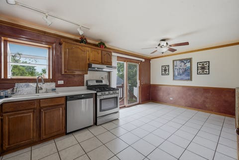 Tiny photo for 170 E ALTGELD Avenue, Glendale Heights, IL 60139 (MLS # 12690385)