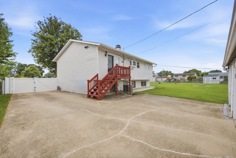 Tiny photo for 170 E ALTGELD Avenue, Glendale Heights, IL 60139 (MLS # 12690385)