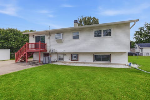 Tiny photo for 170 E ALTGELD Avenue, Glendale Heights, IL 60139 (MLS # 12690385)
