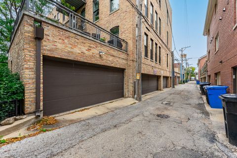 Tiny photo for 3133 N LAKEWOOD Avenue #2E, Chicago, IL 60657 (MLS # 12501126)