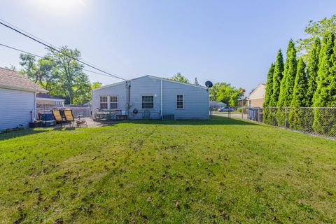 Tiny photo for 1966 Laura Lane, Des Plaines, IL 60018 (MLS # 12480831)