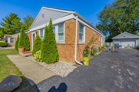Tiny photo for 1966 Laura Lane, Des Plaines, IL 60018 (MLS # 12480831)