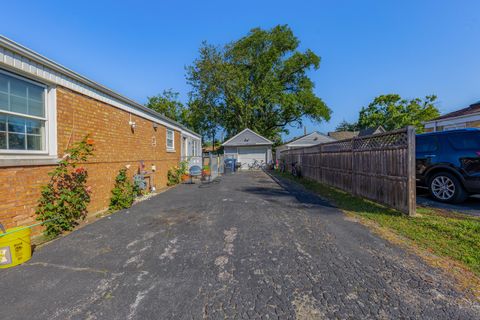 Tiny photo for 1966 Laura Lane, Des Plaines, IL 60018 (MLS # 12480831)