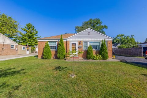 Photo of 1966 Laura Lane, Des Plaines, IL 60018 (MLS # 12480831)