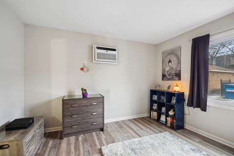 Tiny photo for 10820 Kilpatrick Avenue #1SW, Oak Lawn, IL 60453 (MLS # 12603915)