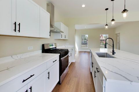 Tiny photo for 239 Parker Avenue, Aurora, IL 60505 (MLS # 12618489)