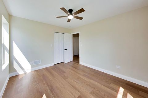 Tiny photo for 239 Parker Avenue, Aurora, IL 60505 (MLS # 12618489)