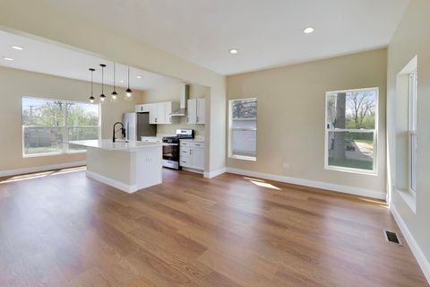 Tiny photo for 239 Parker Avenue, Aurora, IL 60505 (MLS # 12618489)