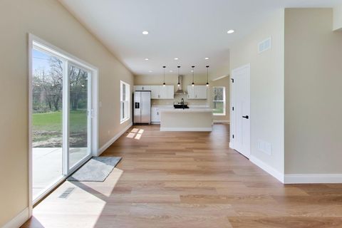 Tiny photo for 239 Parker Avenue, Aurora, IL 60505 (MLS # 12618489)