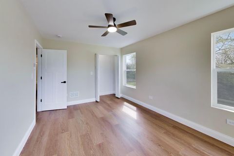 Tiny photo for 239 Parker Avenue, Aurora, IL 60505 (MLS # 12618489)