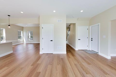 Tiny photo for 239 Parker Avenue, Aurora, IL 60505 (MLS # 12618489)