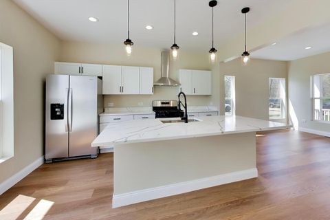 Tiny photo for 239 Parker Avenue, Aurora, IL 60505 (MLS # 12618489)