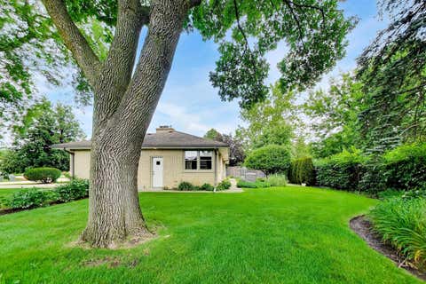 Tiny photo for 1015 Sherwood Drive, Prospect Heights, IL 60070 (MLS # 12697885)