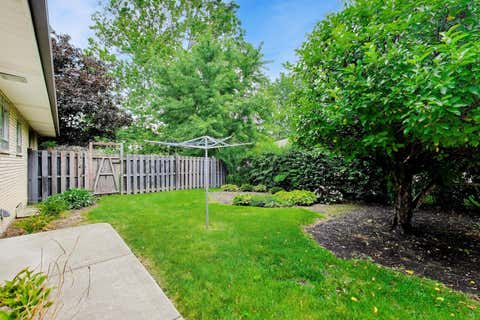 Tiny photo for 1015 Sherwood Drive, Prospect Heights, IL 60070 (MLS # 12697885)