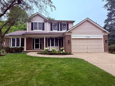 Photo of 1305 Dancer Court, Libertyville, IL 60048 (MLS # 12729741)