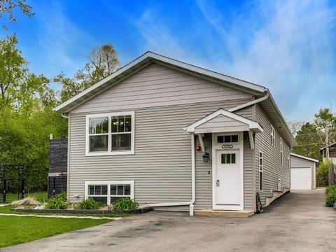 Photo of Lake Zurich, IL 60047 (MLS # 12631586)