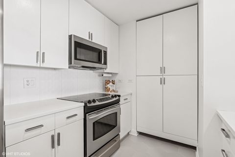 Tiny photo for 130 N Garland Court #2009, Chicago, IL 60602 (MLS # 12455485)