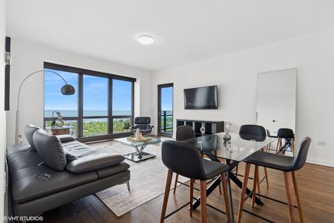 Tiny photo for 130 N Garland Court #2009, Chicago, IL 60602 (MLS # 12455485)