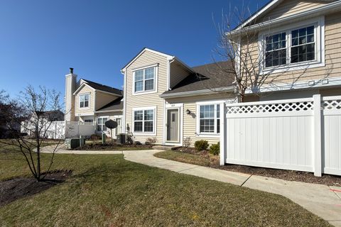 Tiny photo for 424 Le Parc Circle, Buffalo Grove, IL 60089 (MLS # 12626453)