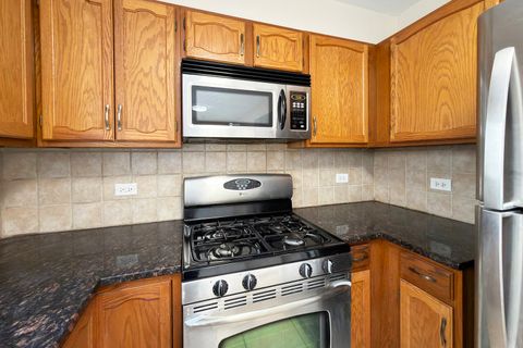 Tiny photo for 424 Le Parc Circle, Buffalo Grove, IL 60089 (MLS # 12626453)