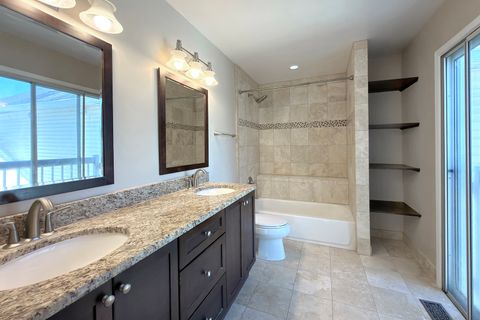 Tiny photo for 424 Le Parc Circle, Buffalo Grove, IL 60089 (MLS # 12626453)