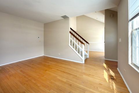 Tiny photo for 424 Le Parc Circle, Buffalo Grove, IL 60089 (MLS # 12626453)