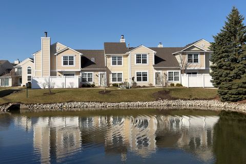 Tiny photo for 424 Le Parc Circle, Buffalo Grove, IL 60089 (MLS # 12626453)