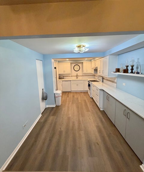 Tiny photo for 3505 Lakeview Drive #105, Hazel Crest, IL 60429 (MLS # 12702278)