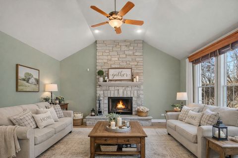 Tiny photo for 1518 N Patton Avenue, Arlington Heights, IL 60004 (MLS # 12580229)