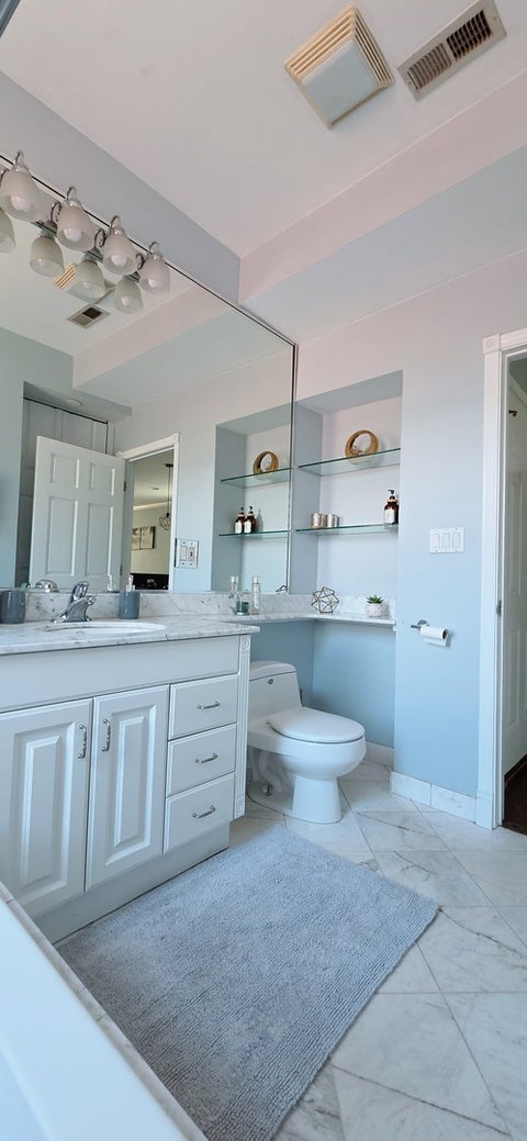 Tiny photo for 7223 N Oakley Avenue #2W, Chicago, IL 60645 (MLS # 12700776)