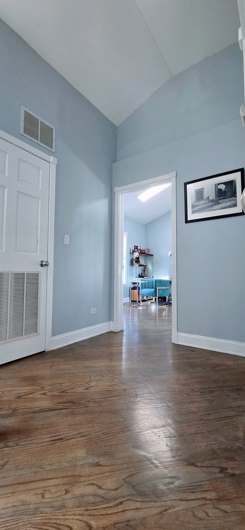 Tiny photo for 7223 N Oakley Avenue #2W, Chicago, IL 60645 (MLS # 12700776)