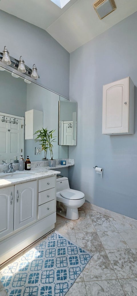 Tiny photo for 7223 N Oakley Avenue #2W, Chicago, IL 60645 (MLS # 12700776)