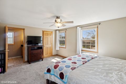 Tiny photo for 12 Cloverdale Court, Buffalo Grove, IL 60089 (MLS # 12341595)