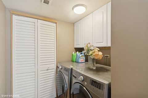 Tiny photo for 12 Cloverdale Court, Buffalo Grove, IL 60089 (MLS # 12341595)