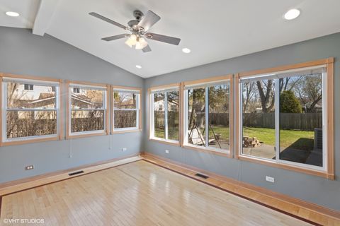 Tiny photo for 12 Cloverdale Court, Buffalo Grove, IL 60089 (MLS # 12341595)