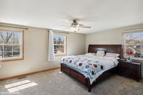 Tiny photo for 12 Cloverdale Court, Buffalo Grove, IL 60089 (MLS # 12341595)