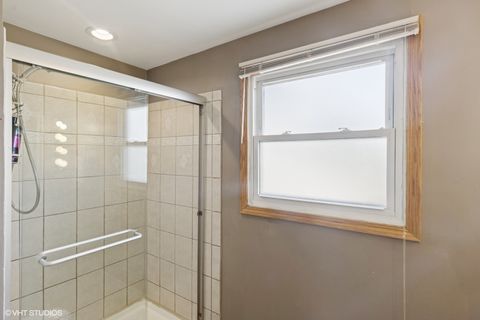 Tiny photo for 12 Cloverdale Court, Buffalo Grove, IL 60089 (MLS # 12341595)