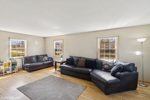 Tiny photo for 12 Cloverdale Court, Buffalo Grove, IL 60089 (MLS # 12341595)