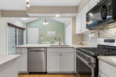 Tiny photo for 1204 Hobson Oaks Court #1204, Naperville, IL 60540 (MLS # 12620535)