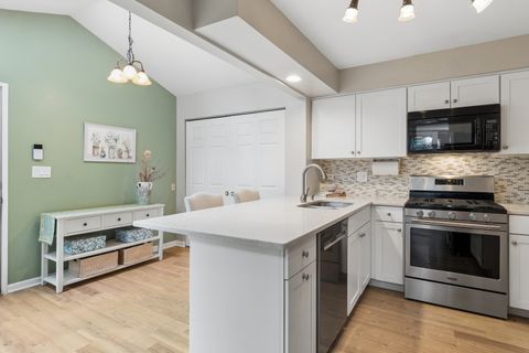 Tiny photo for 1204 Hobson Oaks Court #1204, Naperville, IL 60540 (MLS # 12620535)