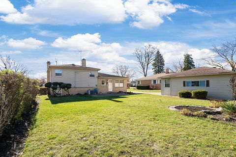 A home in Mount Prospect